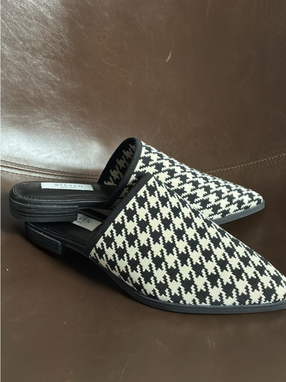 Seven7 Black and White Houndstooth Pointed Toe Slip-On Mules